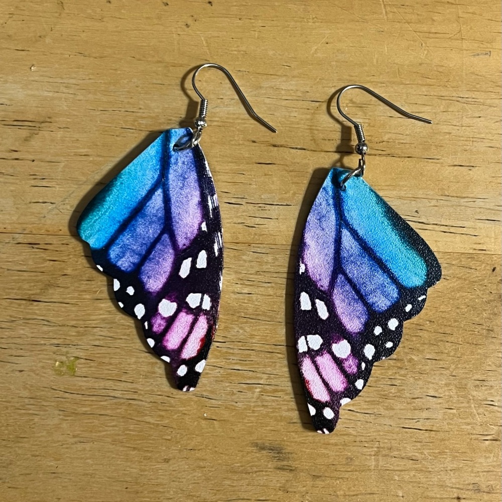 *NWOT* Butterfly Wing Earrings
